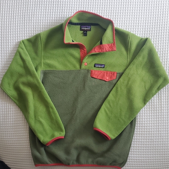 Patagonia Tops - Patagonia Two-Tone Green Fleece Pullover with Coral Accents